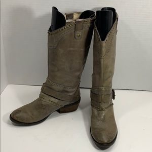 B Makowsky leather studded boots size 7.5